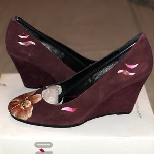 Juno Shoes Sandara Suede Wedges.